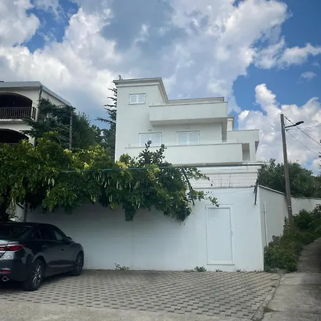 Lana Maris 1 - 200m From Beach, Terrace With Sea View, Wi-fi And Free Parking * Dramalj