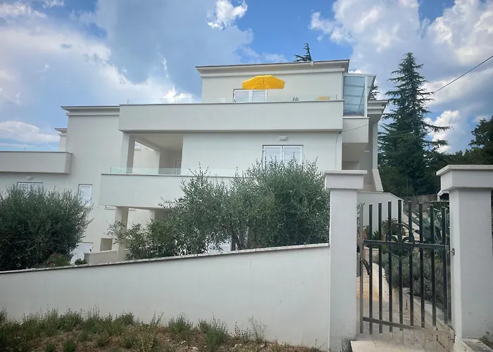 Lana Maris 1 - 200m From Beach, Terrace With Sea View, Wi-fi And Free Parking アパート ドラマリ