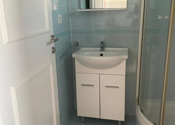 Lana Maris 1 - 200m From Beach, Terrace With Sea View, Wi-fi And Free Parking アパート