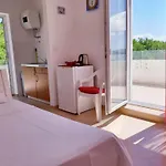 Lana Maris 1 - 200m From Beach, Terrace With Sea View, Wi-fi And Free Parking * דראמליי