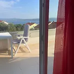Lana Maris 1 - 200m From Beach, Terrace With Sea View, Wi-fi And Free Parking דירה דראמליי