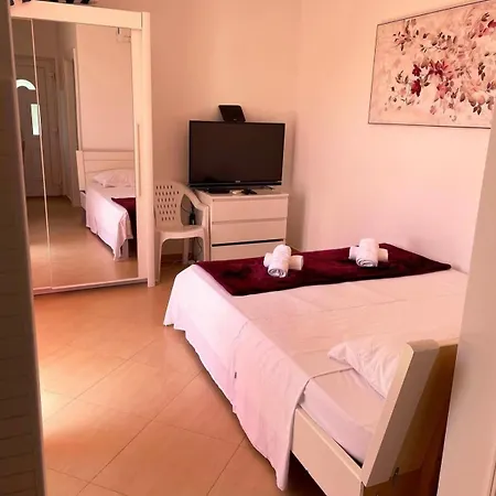 Lana Maris 1 - 200m From Beach, Terrace With Sea View, Wi-fi And Free Parking