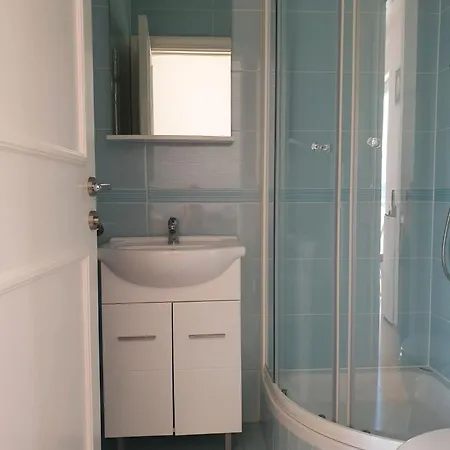 Lana Maris 1 - 200m From Beach, Terrace With Sea View, Wi-fi And Free Parking