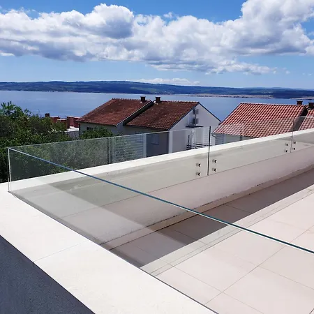 Lana Maris 1 - 200m From Beach, Terrace With Sea View, Wi-fi And Free Parking Apartment Dramalj