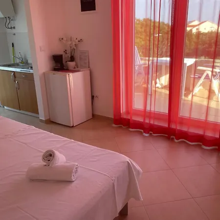 Lana Maris 1 - 200m From Beach, Terrace With Sea View, Wi-fi And Free Parking Dramalj