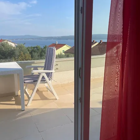 Lana Maris 1 - 200m From Beach, Terrace With Sea View, Wi-fi And Free Parking Apartment Dramalj
