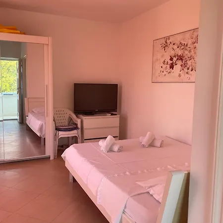 Apartment Lana Maris 1 - 200m From Beach, Terrace With Sea View, Wi-fi And Free Parking Dramalj